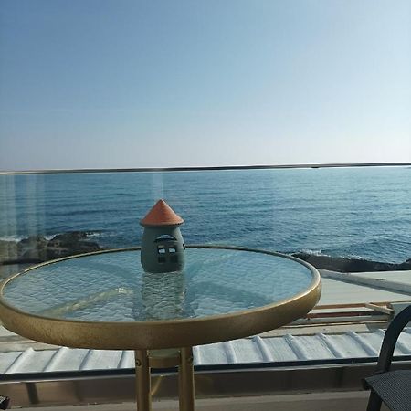Beachfront Apartment ريثيمنو المظهر الخارجي الصورة